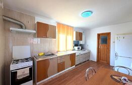 Casa 3 camere, 130 mp, 400 teren, 4 parcari, zona Valea Chintaului