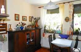 Casa de vanzare, 72 mp cu 300 mp teren inchiriat de la primarie. Renovata!