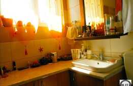 Casa de vanzare, 72 mp cu 300 mp teren inchiriat de la primarie. Renovata!