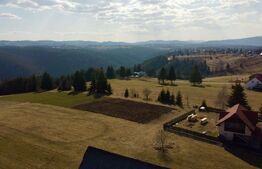 in EXCLUSIVITATE - Teren de vânzare cu priveliște spectaculoasă – Râșca