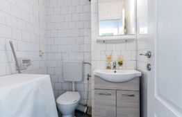 3 camere, etaj 2, 2 balcoane, decomandat, str. Slatina, COMISION 0%