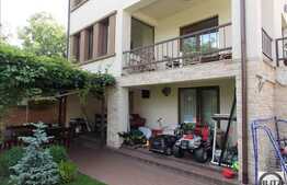 Vanzare casa moderna, 250 mp utili, cu gradina, piscina, teren 500 mp