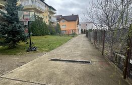 Casa cu 8 camere, 300 mp, 20 parcari, zona Lidl