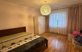 Casa cu 8 camere, 300 mp, 20 parcari, zona Lidl