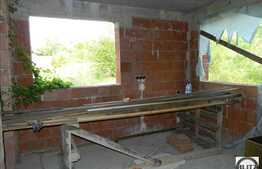 Casa individuala la rosu, 136 mp utili si 1000 mp teren