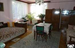 De vanzare casa 110 mp cu 330 mp teren, front de 16 ml. Zona buna de case!