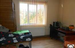 De vanzare casa 110 mp cu 330 mp teren, front de 16 ml. Zona buna de case!