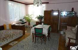 De vanzare casa 110 mp cu 330 mp teren, front de 16 ml. Zona buna de case!