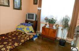 De vanzare casa 110 mp cu 330 mp teren, front de 16 ml. Zona buna de case!