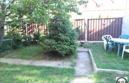 De vanzare casa 110 mp cu 330 mp teren, front de 16 ml. Zona buna de case!