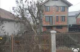 Vanzare casa individuala, 250 mp utili, 600 mp teren, zona linistita!