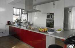 Casa 4 camere, 200 mp, teren 725 mp, front 24 ml, imobil nou, zona linistita!