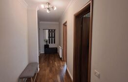 Apartament 2 camere Tractoru, in vila, aproape de Coresi.