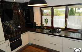 Duplex de vanzare, 160 mp, teren 350 mp,finisaje de lux, parcare!