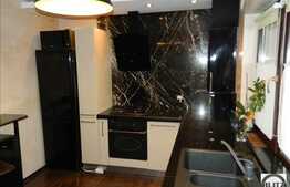 Duplex de vanzare, 160 mp, teren 350 mp,finisaje de lux, parcare!