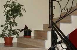 Duplex de vanzare 3 camere, 180 mp, 210 mp teren, imobil nou, zona linistita!