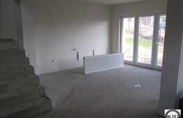 Casa insiruita 105 mp, teren de 244 mp, front 10 ml, zona excelenta! Imobil 2013