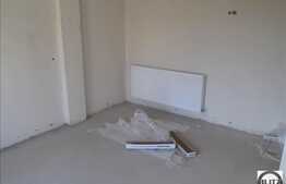 Casa insiruita 105 mp, teren de 244 mp, front 10 ml, zona excelenta! Imobil 2013