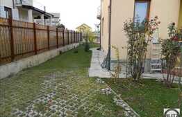 Casa de vanzare, 300 mp, teren 378 mp, zona linistita de case