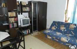 Casa de vanzare, 300 mp, teren 378 mp, zona linistita de case