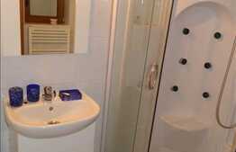 Casa de vanzare, 300 mp, teren 378 mp, zona linistita de case