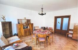 Vilă cu priveliște spre Tâmpa, în zonă liniștită din Brașov