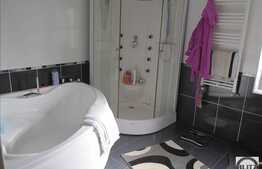 Vanzare casa 5 camere, 240 mp, 500 mp teren, imobil nou 2007, panorama deosebita