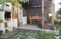 Casa individuala, 8 camere, 300 mp utili, teren 600 mp, zona linistita de case