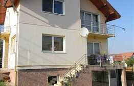 Casa individuala, 8 camere, 300 mp utili, teren 600 mp, zona linistita de case