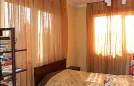 Casa individuala, 8 camere, 300 mp utili, teren 600 mp, zona linistita de case