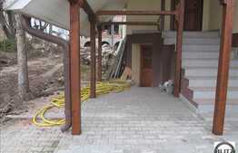 2 case in aceeasi curte! Suprafata utila cumulata de 162,70 mp si teren 550 mp!