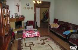 Vanzare casa, 295 mp utili, 426 mp teren, cateva minute de zona zero a orasului!