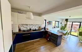 Casa spatioasa cu 5 camere, 3 bai si ciubar zona Florilor