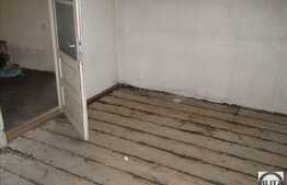 Casa renovabila de vanzare, 220 mp, teren de 300 mp, front 18 ml, zona de top!