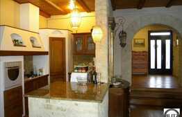 Liniste si relaxare la 5 minute de centrul orasului! Doua case la pret de una!