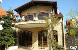 Liniste si relaxare la 5 minute de centrul orasului! Doua case la pret de una!