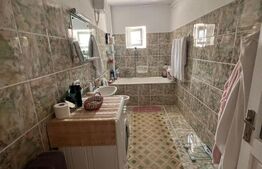 Casa individuala intr-o zona de case, 200mp, zona Pod Ira