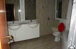 Vanzare casa 6 camere, 360 mp utili, teren 250 mp, garaj dublu, zona linistita!