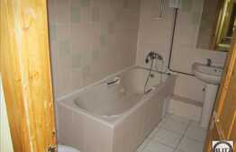 2 case de vanzare, in acceasi curte, 256 mp, teren de 659 mp, zona centrala!