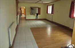 2 case de vanzare, in acceasi curte, 256 mp, teren de 659 mp, zona centrala!