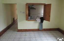 2 case de vanzare, in acceasi curte, 256 mp, teren de 659 mp, zona centrala!