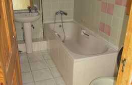 2 case de vanzare, in acceasi curte, 256 mp, teren de 659 mp, zona centrala!