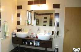 Casa de vanzare 535 mp utili, complet mobilata.