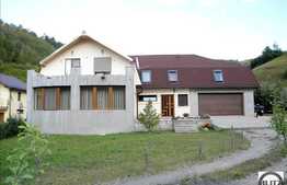 Casa de vanzare 535 mp utili, complet mobilata.