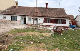 Casă veche cu teren generos – 1595 mp – zonă centrală Hărman