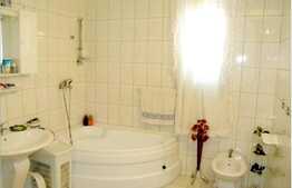 Casa de vanzare 200 mp utili cu teren 500 mp!