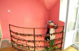 Casa de vanzare 200 mp utili cu teren 500 mp!