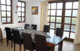 Casa in stil medieval! Ideala pensiune! 350 mp utili 2100 mp teren!