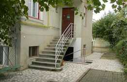 Casa individuala de vanzare, 200 mp utili cu 1200 mp teren