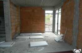 Casa de vanzare, zona Campului, 138 mp, plus 500 mp gradina. Semifinisat!